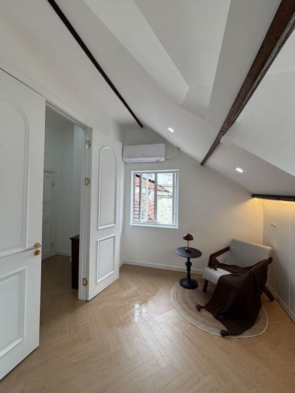 Housing image — Bedroom