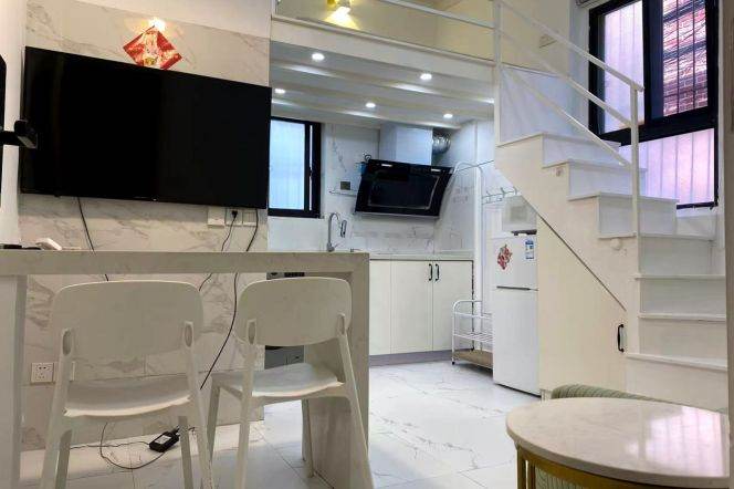 1BR Lane House near IAPM (L1/L10/L12)