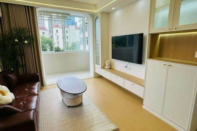 1BR Apartment near Zhongshan Park with River View