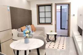 1BR Apartment in Gubei (L10)