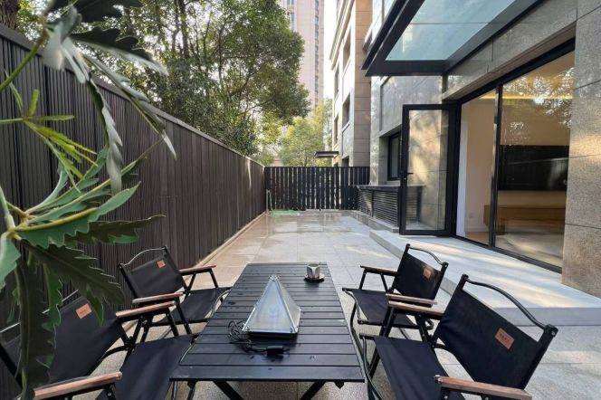 2BR Apartment near Gulang Road Metro with Private Garden