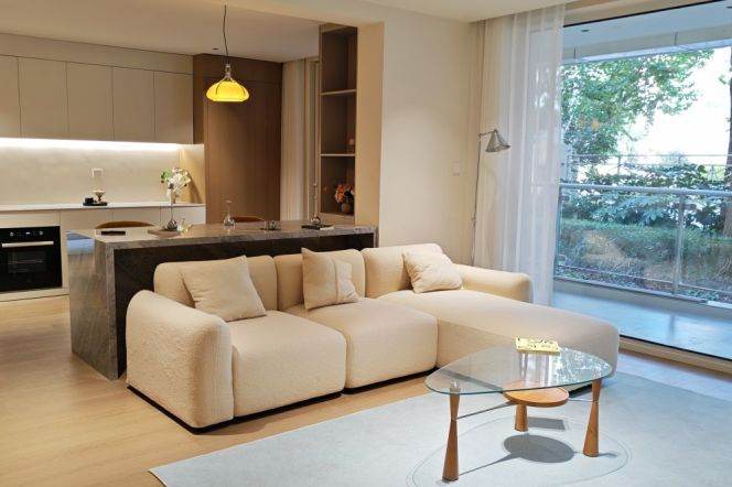 Spacious 2BR Apartment near Dapuqiao Metro with Green View (L9/L12)