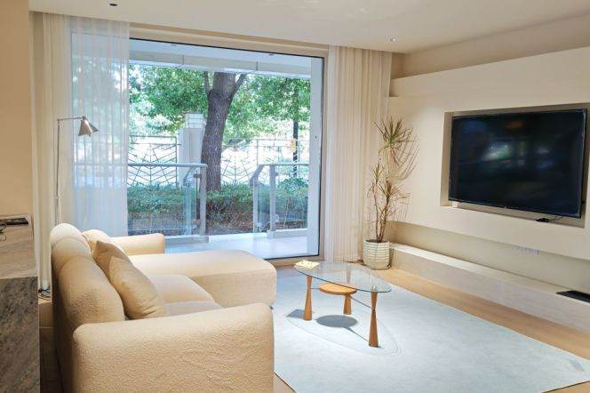 Spacious 2BR Apartment near Dapuqiao Metro with Green View (L9/L12)