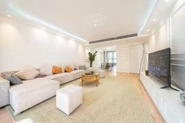 Spacious 3BR Apartment in Gubei (L10/L15)