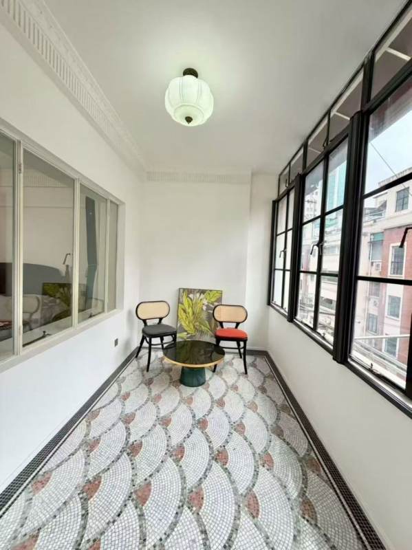 Housing image — Balcony