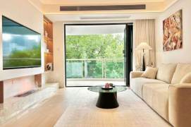 Spacious 2BR Apartment near Yishan Rd Metro (L1/L3/L4/L9)