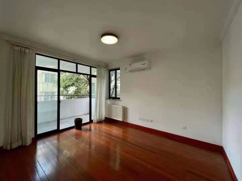 Housing image — Living Room