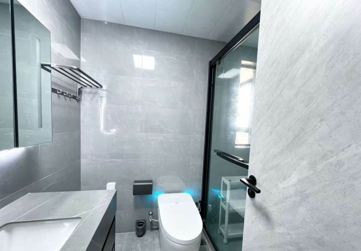 Housing image — Bathroom