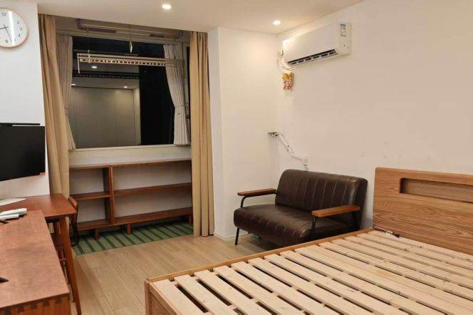 1BR Apartment in Old Xuhui (L1/L10)