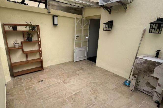 2BR Lane House in Old Xuhui with Terrace