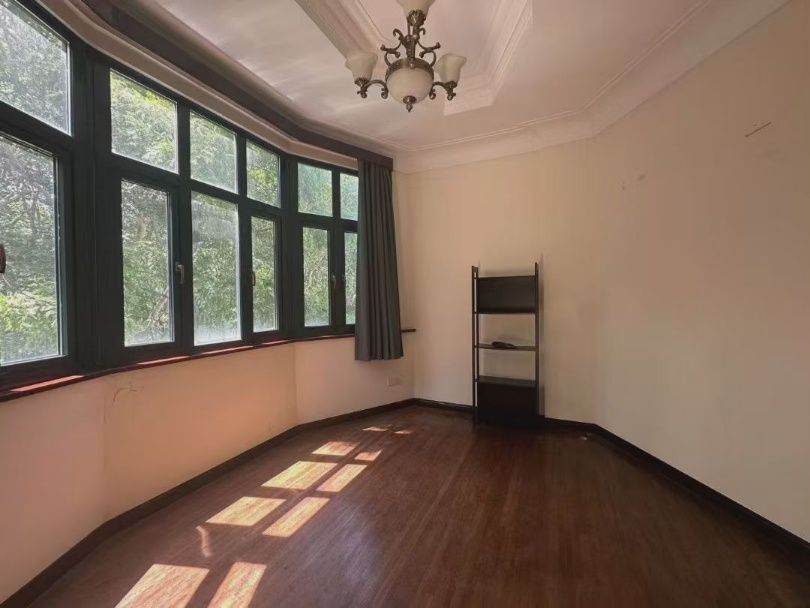 Housing image — Bedroom