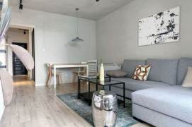 Spacious 1BR Apartment near Zhongshan Park (L3/L4)