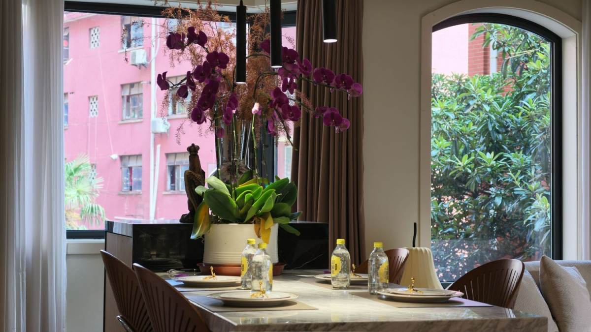 Housing image — Dining Area