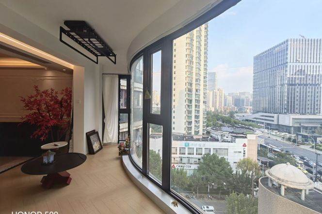 Spacious 2BR Apartment near Jiangning Rd Metro with Outstanding View (L13)