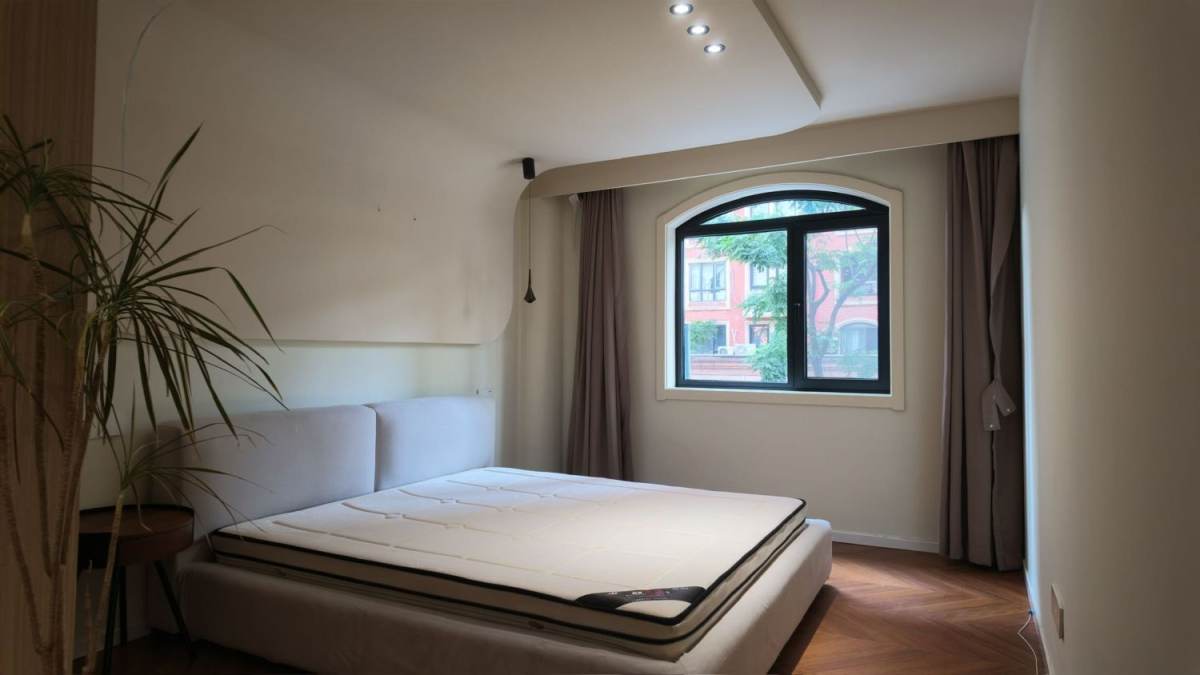 Housing image — Bedroom