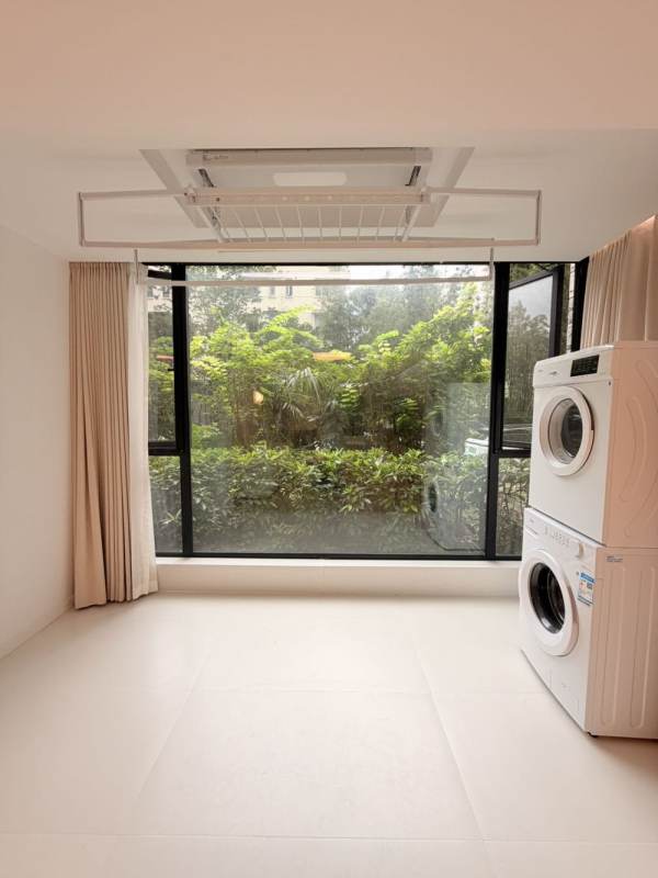 Housing image — Balcony