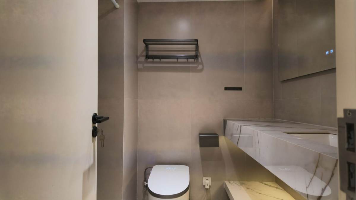 Housing image — Bathroom