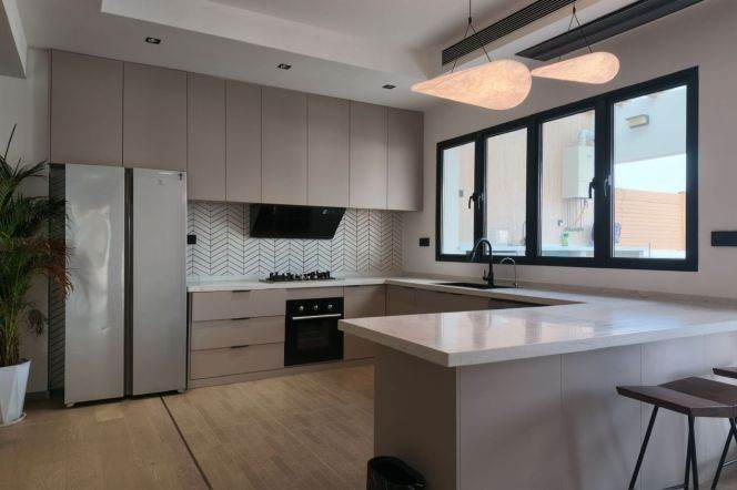 Spacious 3BR Apartment in Old Xuhui with Terrace (L9/L12)