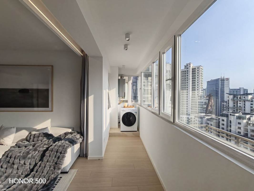 Housing image — Balcony