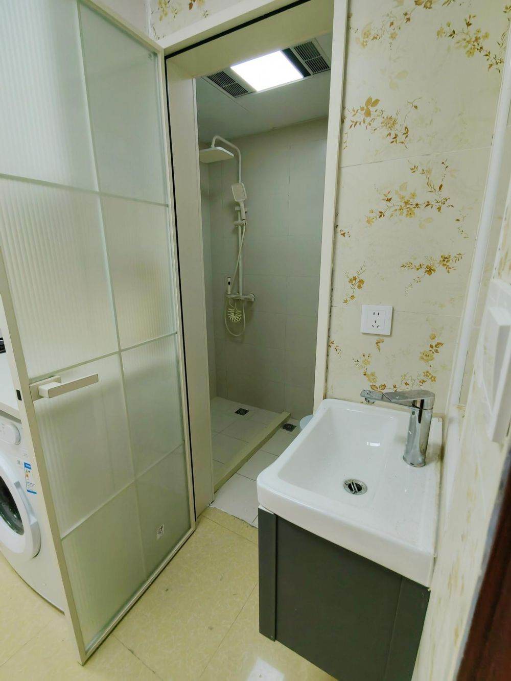 Housing image — Bathroom