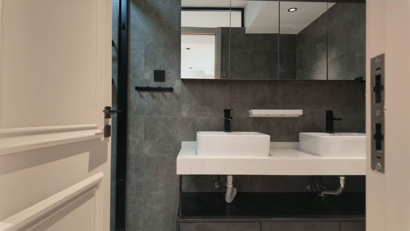 Housing image — Bathroom