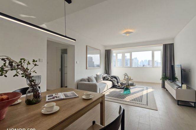 High-Floor 2BR Apartment near Changshou Rd Metro (L7/L13)