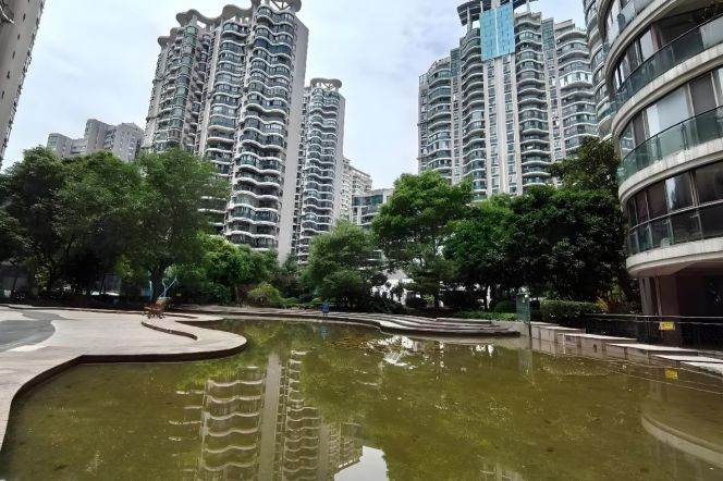 2BR Apartment near Jiangning Rd Metro with Private Garden (L13)
