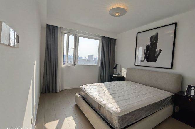 High-Floor 2BR Apartment near Changshou Rd Metro (L7/L13)