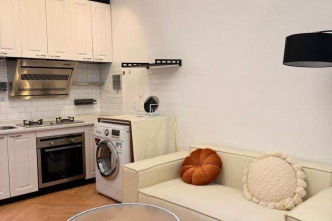 1BR Apartment in Old Xuhui with Terrace (L1/L7)