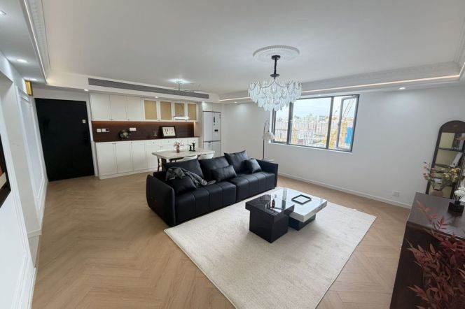 High-Floor Spacious 2BR Apartment (L4/L7/L12)