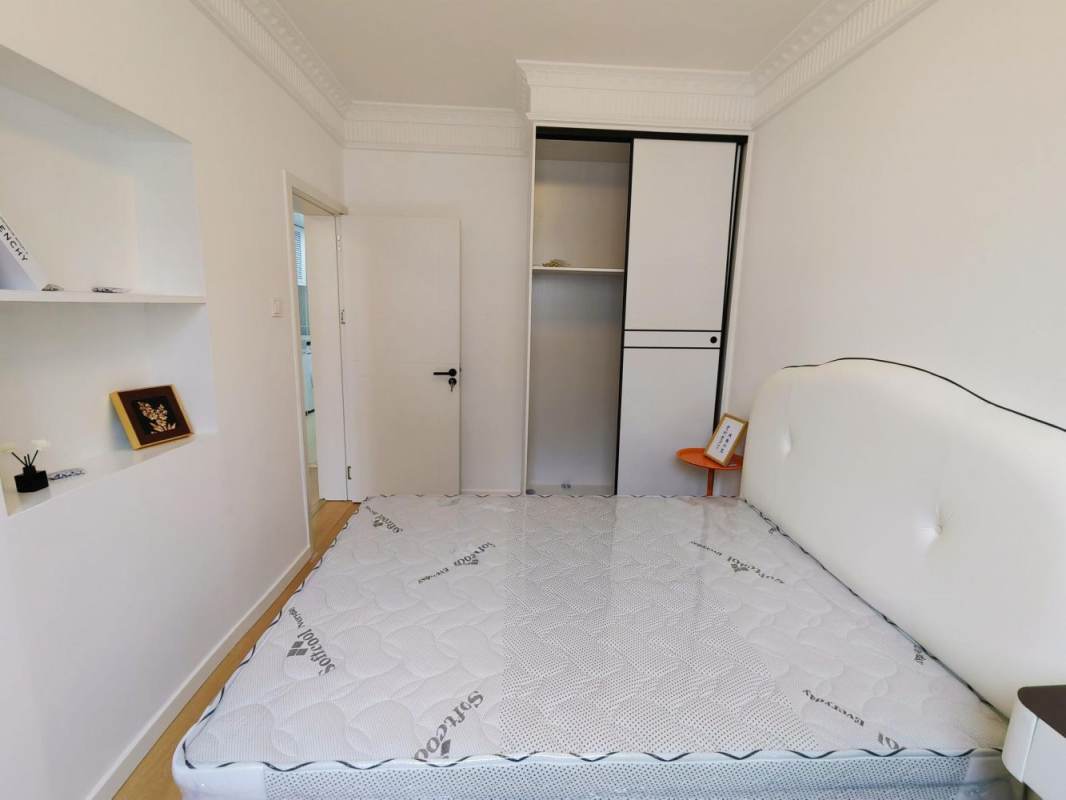 Housing image — Bedroom