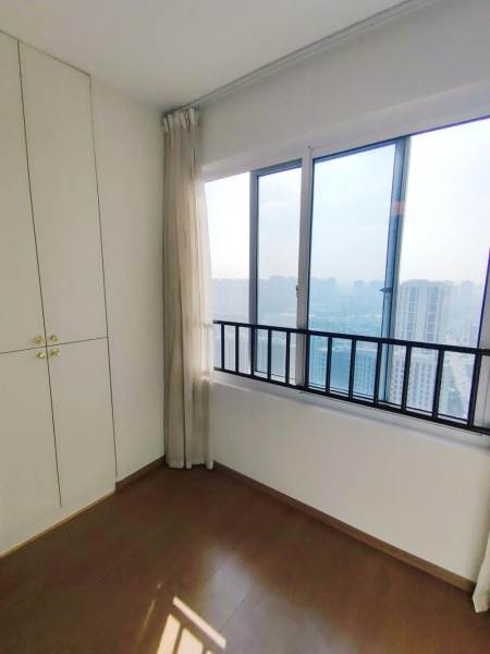 Housing image — Balcony