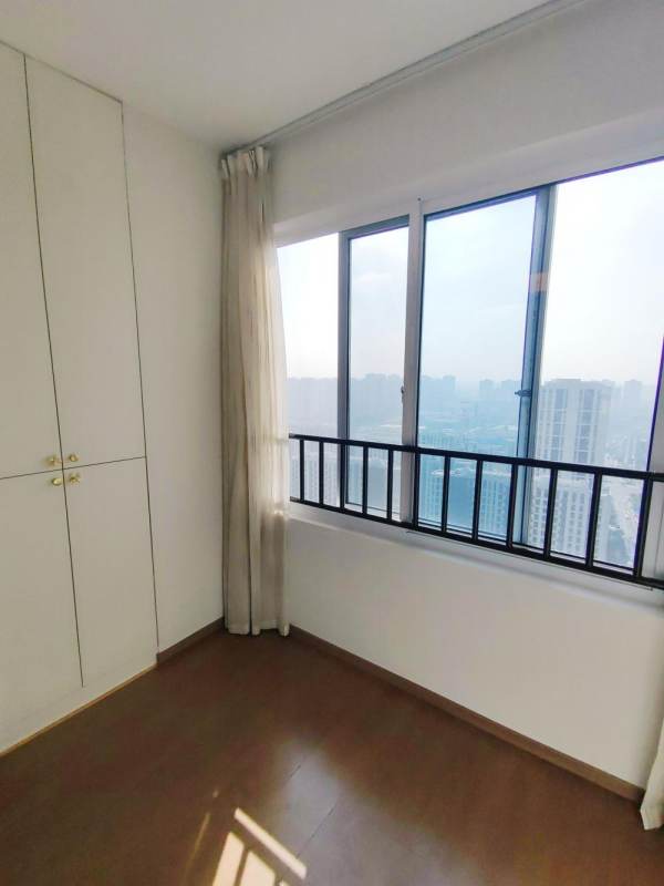 Housing image — Balcony