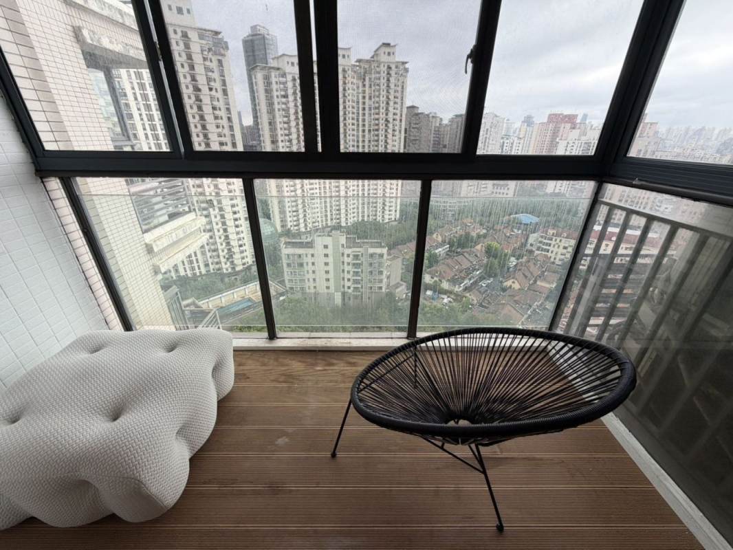 Housing image — Balcony