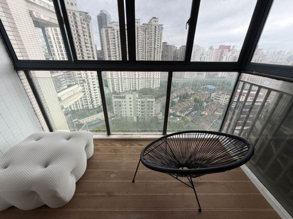 Housing image — Balcony