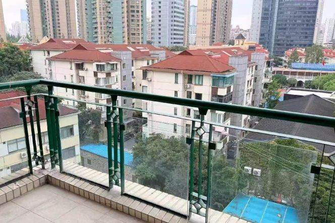 2BR Apartment at The Courtyards