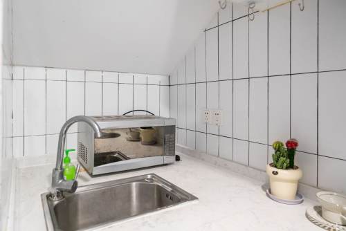 Housing image — Kitchen