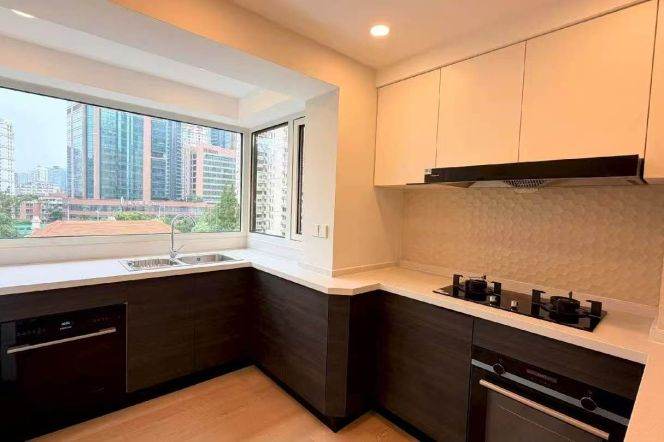 2BR Apartment at The Courtyards