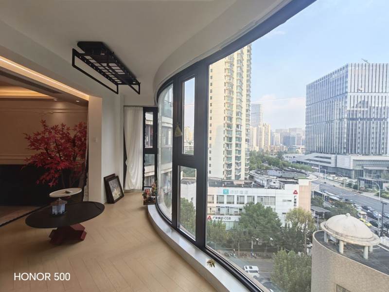 Housing image — Balcony
