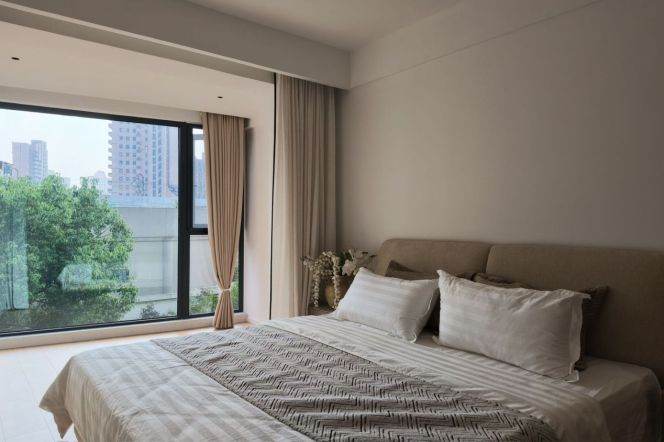 Spacious 2BR Apartment near Yishan Rd Metro with Green View (L1/L3/L4/L9)