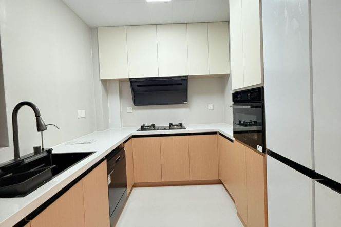 4BR Apartment near Lancun Rd Metro