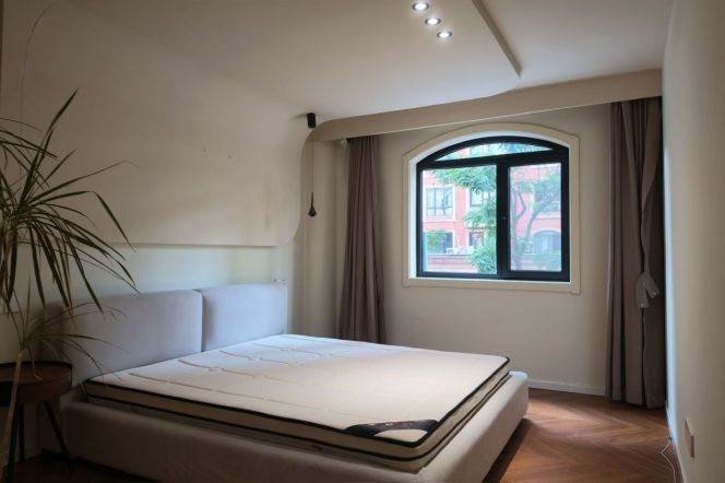 3BR Apartment in Old Xuhui with Green View (L9/L12)