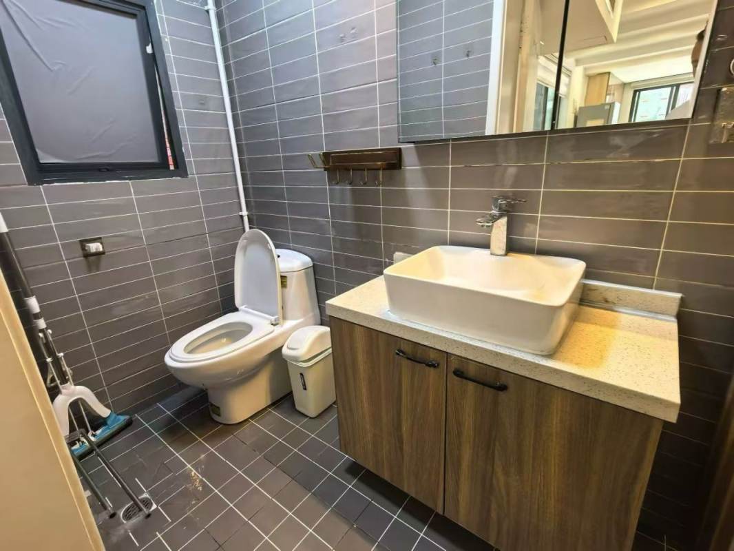 Housing image — Bathroom