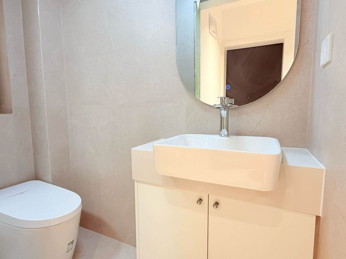Housing image — Bathroom