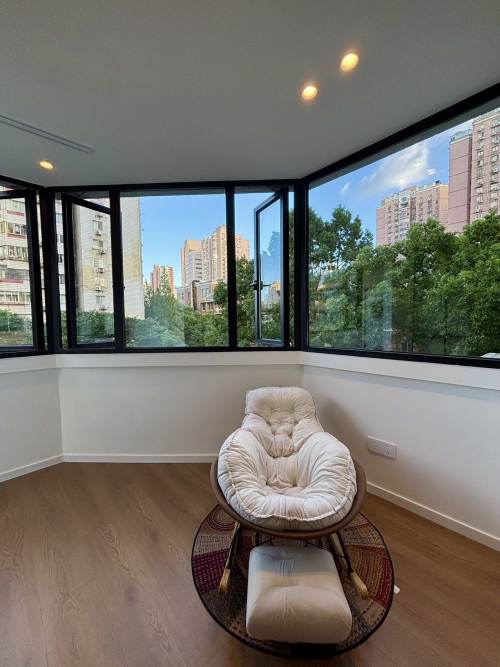 Housing image — Living Room