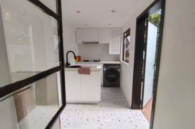 1BR Lane House in Xujiahui with Private Garden (L1/L3/L4/L11)