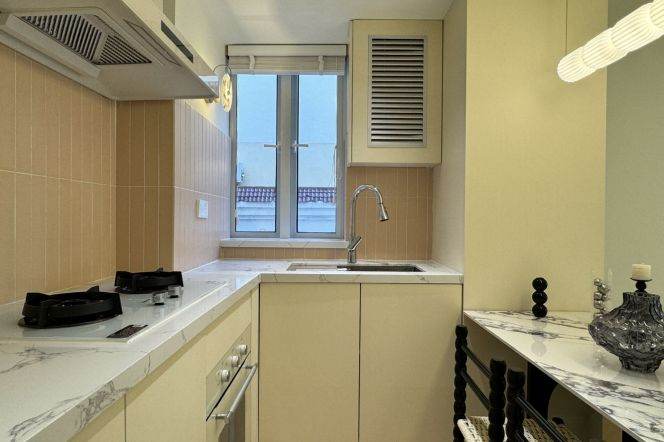 1BR Lane House in Jing'an with Private Garden