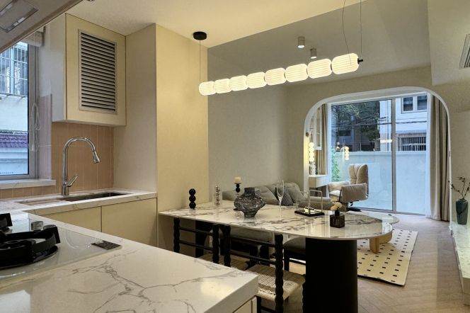 1BR Lane House in Jing'an with Private Garden