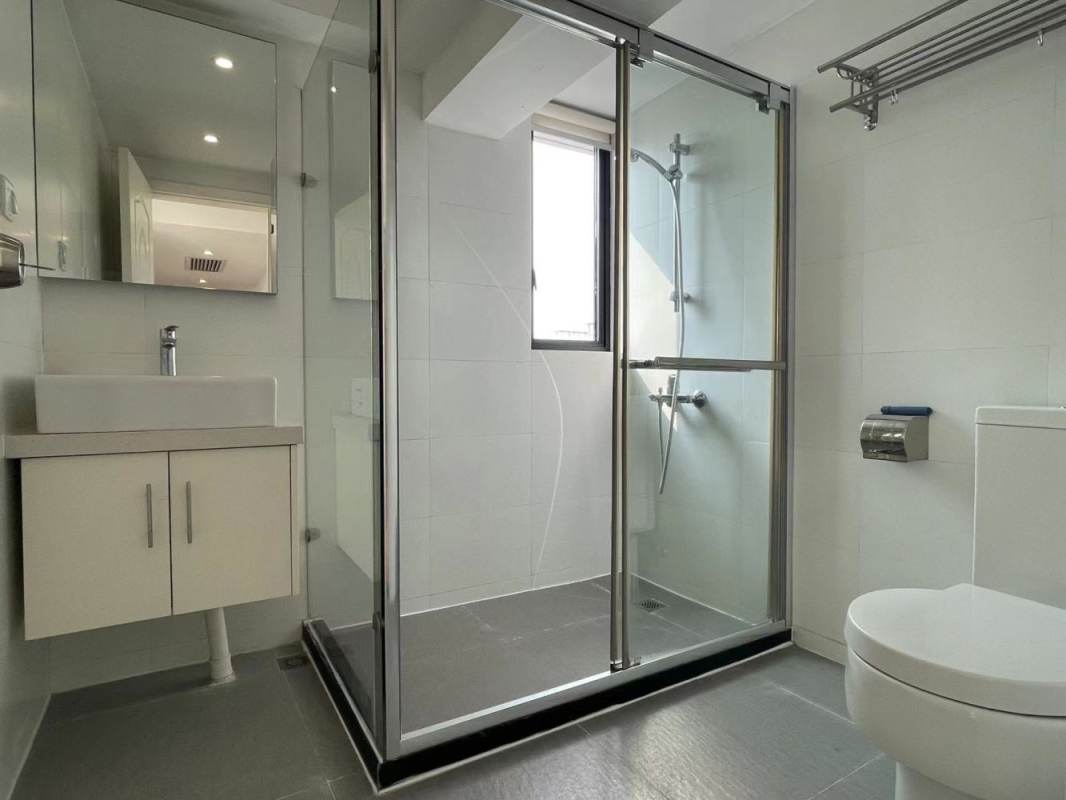 Housing image — Bathroom