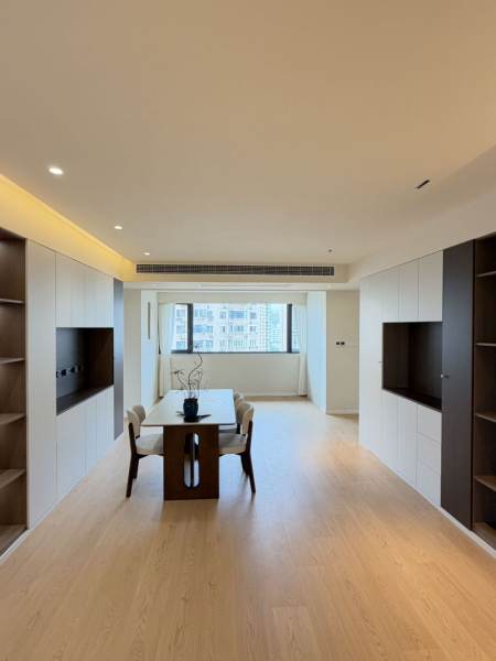 Housing image — Dining Area